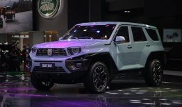 长城坦克700最新爆料,硬派越野新标杆，性能与颜值并存